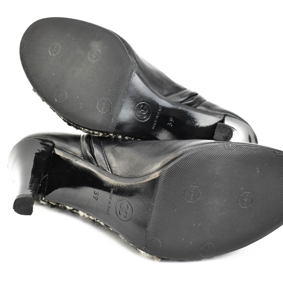 CHANEL "Runway" - Black Leather & CC Logo Boots - Picture 8 of 8